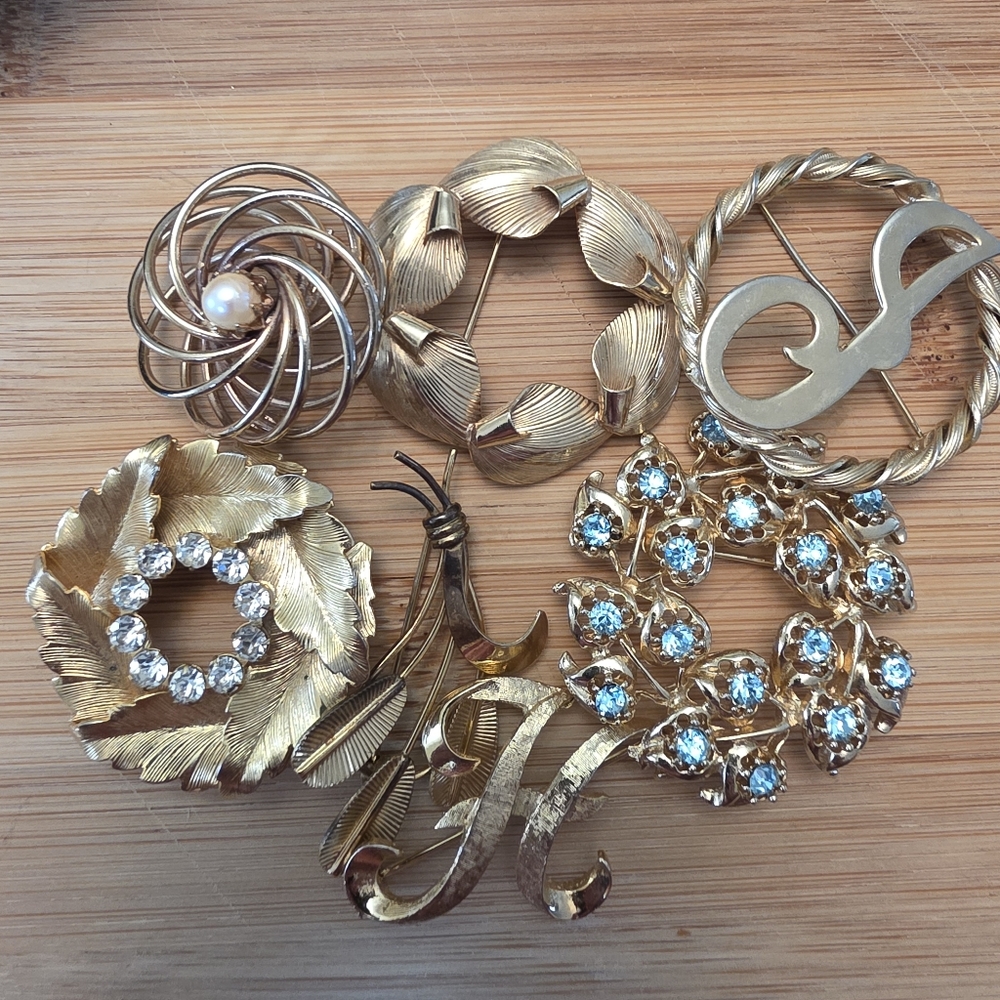 *Final Price* Huge Tray Assortment Lot Vintage Brooches & Earrings Bundle Estate - Picture 5 of 15